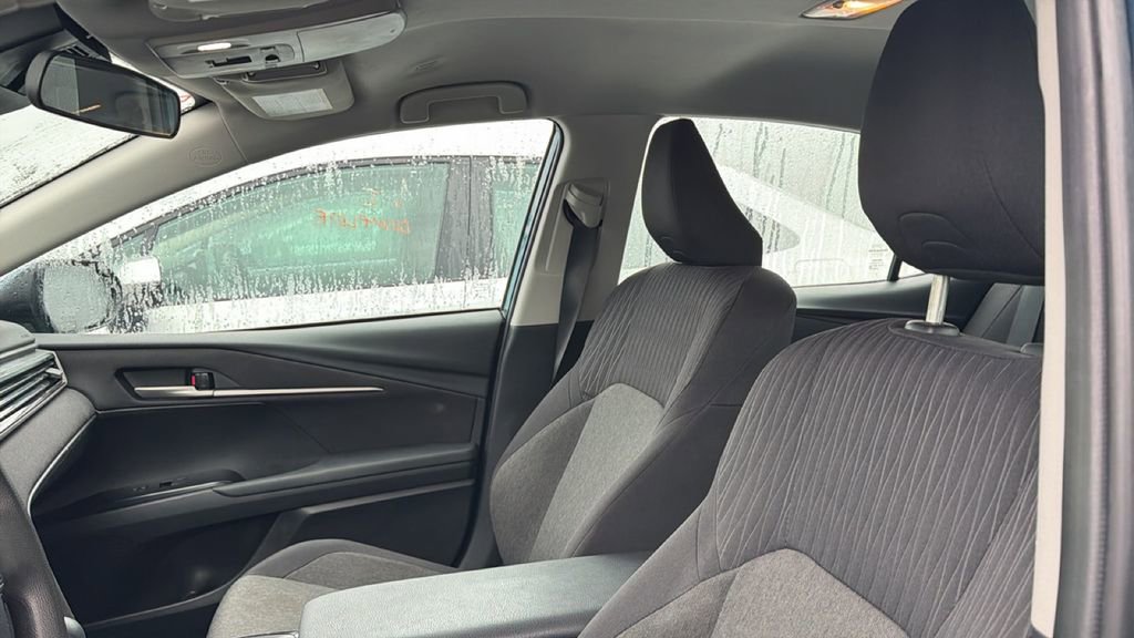 Used 2025 Toyota Camry LE FWD image 10