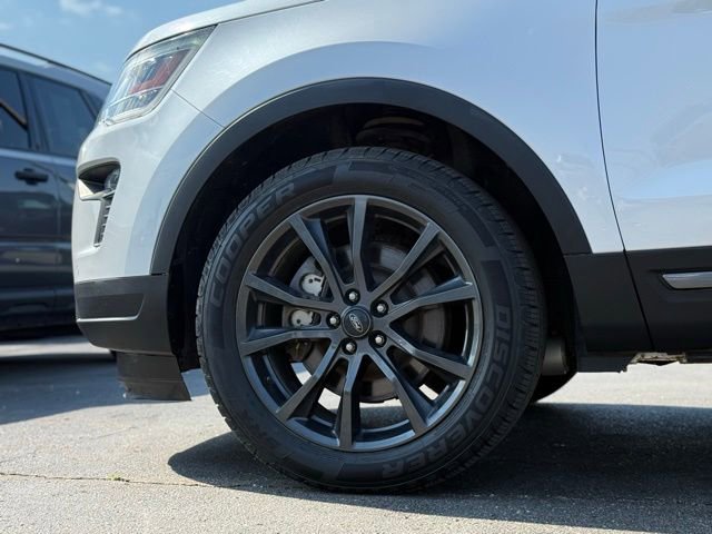Used 2018 Ford Explorer XLT w/ XLT Appearance Package AWD/4WD image 46