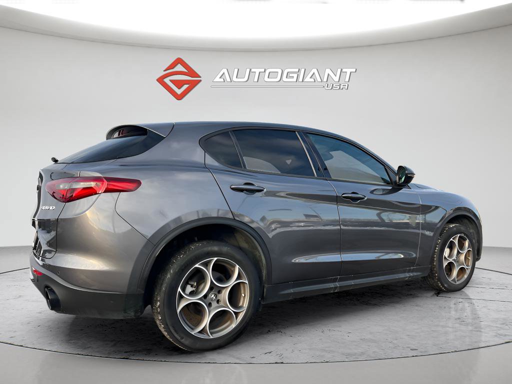 Used 2023 Alfa Romeo Stelvio Sprint RWD image 8