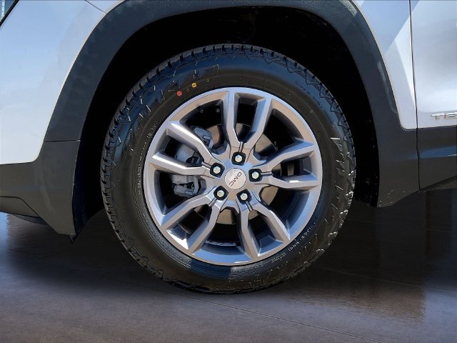 Used 2022 GMC Terrain SLT w/ LPO, Floor Liner Package AWD/4WD image 33