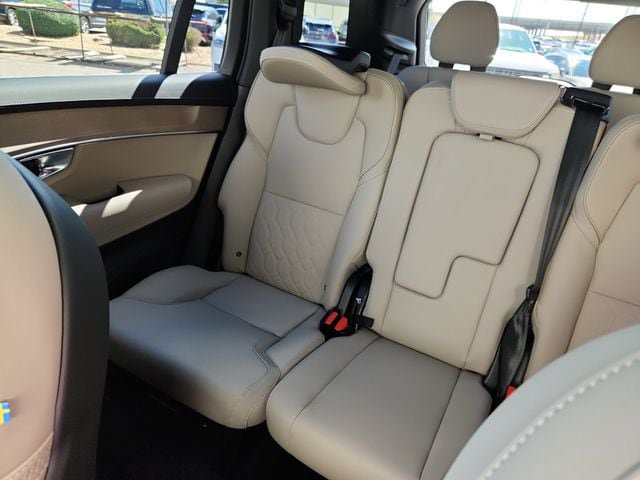 Certified 2026 Volvo XC90 B6 Core w/ Protection Package AWD/4WD image 14