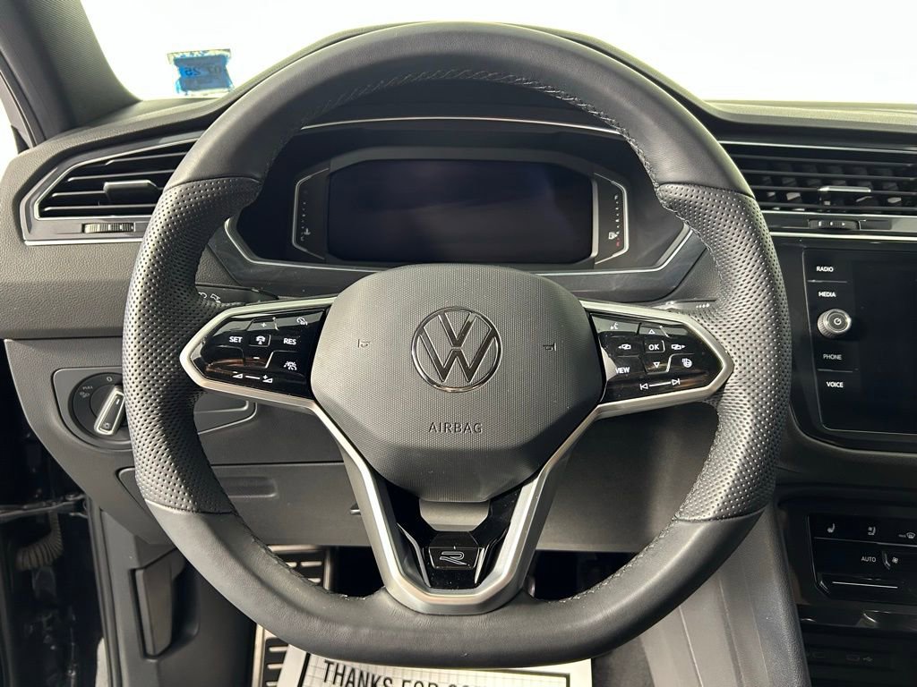 Used 2022 Volkswagen Tiguan SEL R-Line image 27