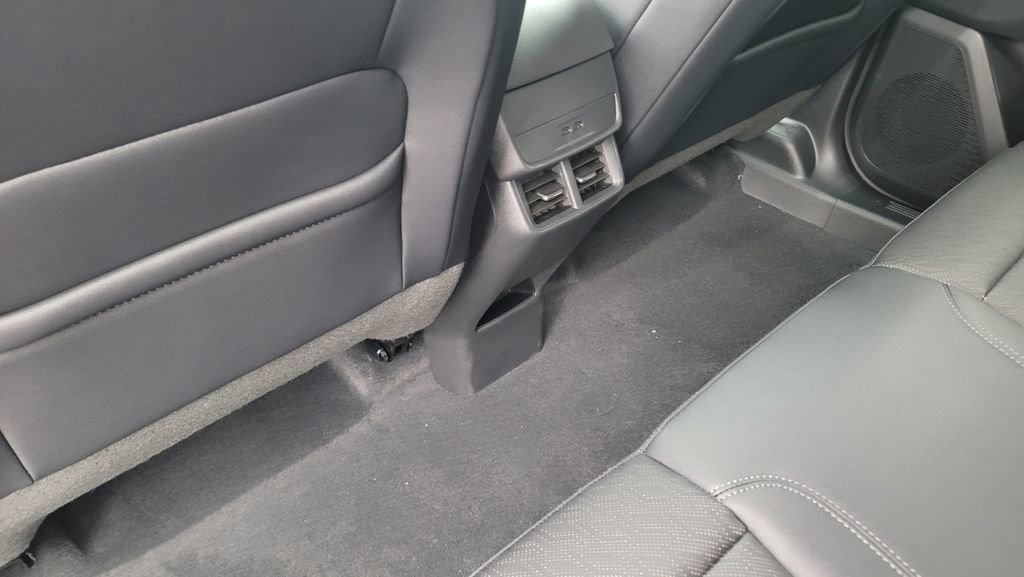 New 2026 Chevrolet Equinox LT w/ Convenience Package II AWD/4WD image 26