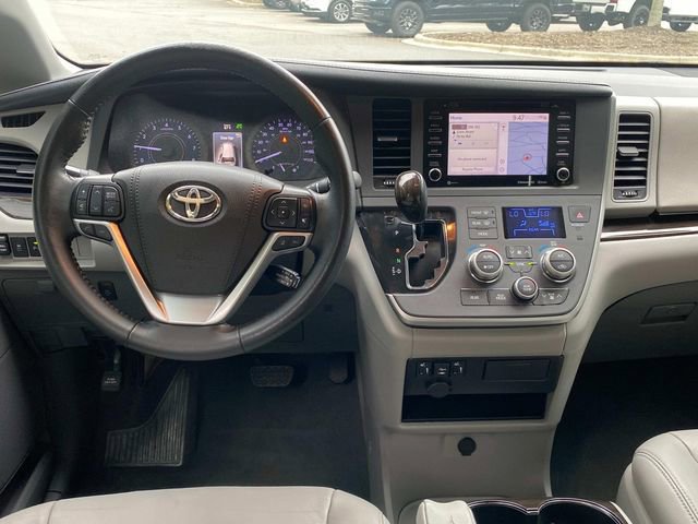 Used 2020 Toyota Sienna XLE w/ XLE Navigation Package AWD/4WD image 8