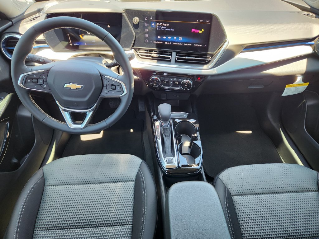 New 2026 Chevrolet Trax LT w/ LT Convenience Package FWD image 11