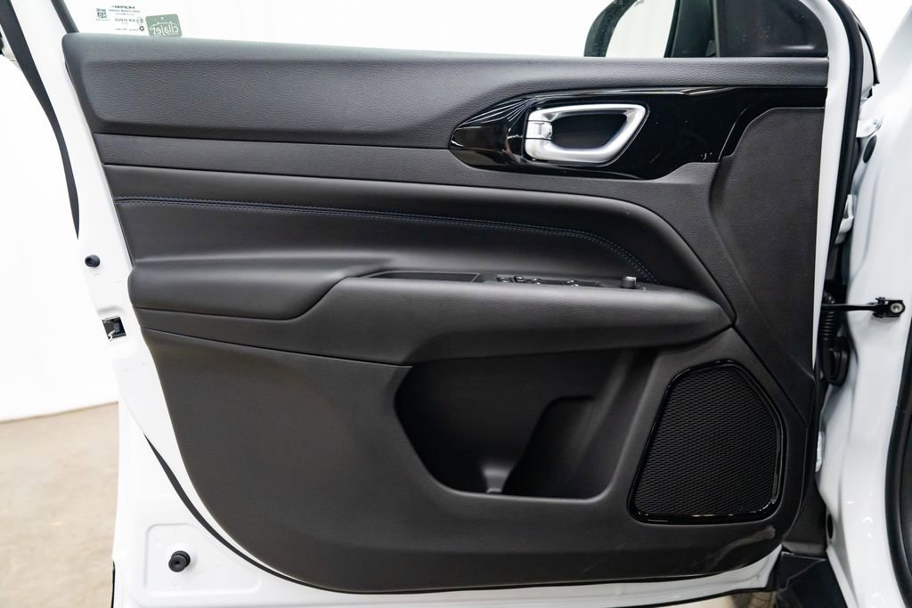 New 2026 Jeep Compass Latitude image 21