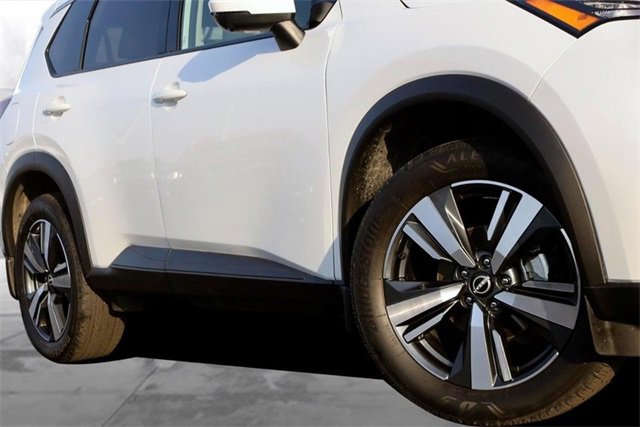 Certified 2024 Nissan Rogue SL w/ SL Premium Package image 3