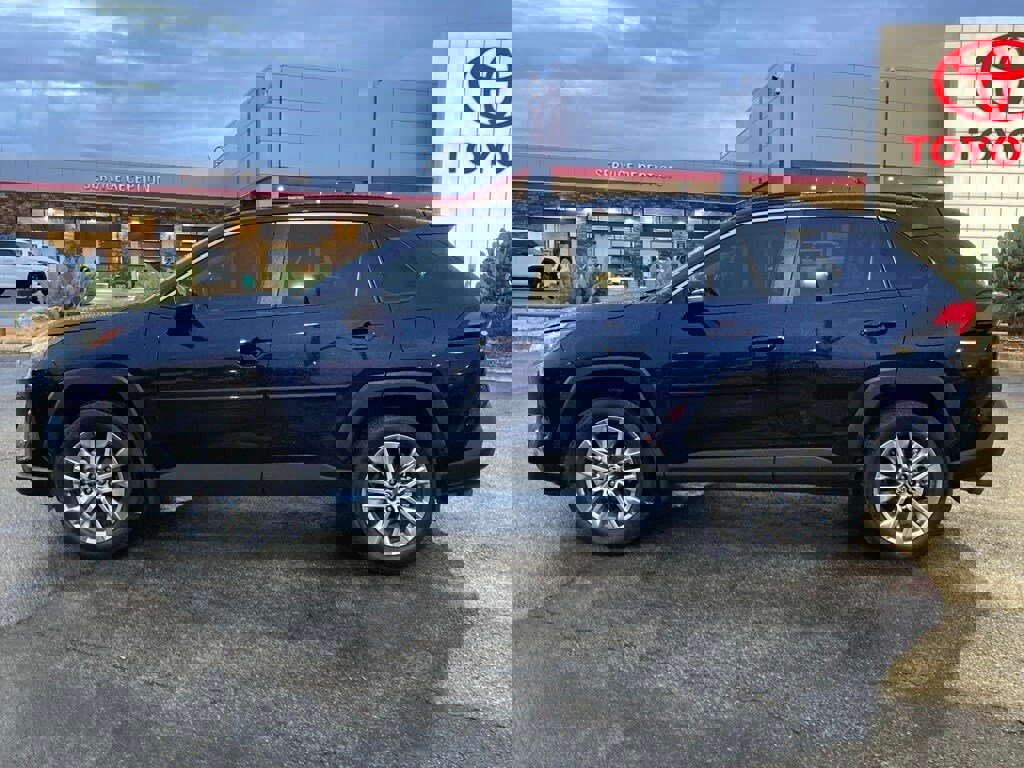 Certified 2024 Toyota RAV4 XLE Premium image 8