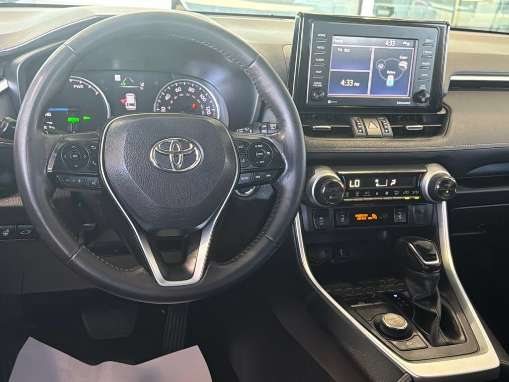 Certified 2022 Toyota RAV4 XLE Premium AWD/4WD image 32