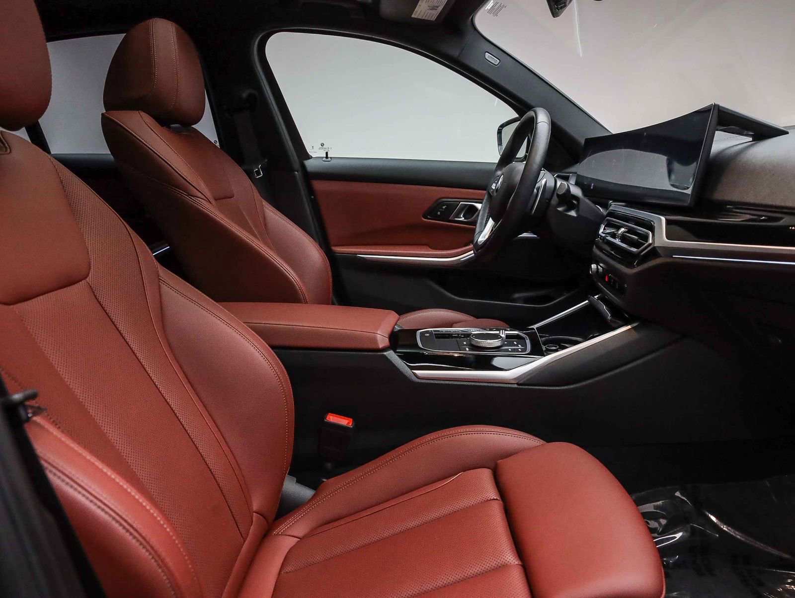 Used 2024 BMW 330i Sedan w/ Premium Package RWD image 15