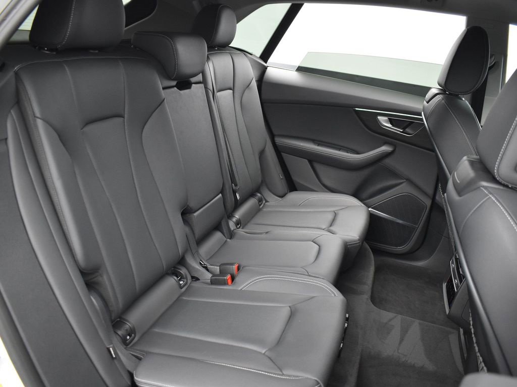 Used 2023 Audi Q8 Premium Plus image 29