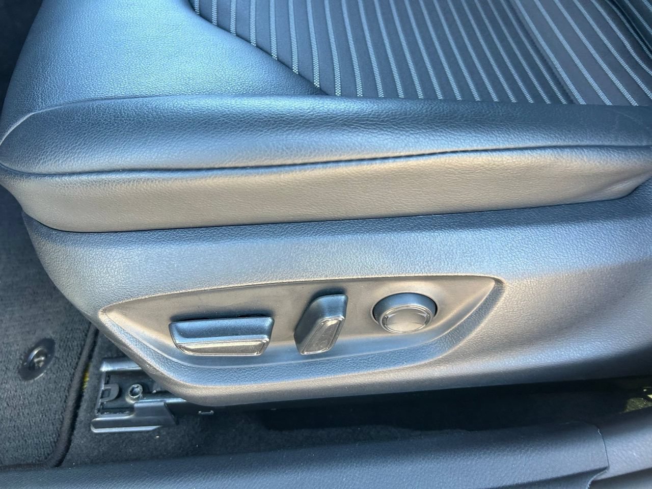 Used 2023 Toyota Camry SE FWD image 27