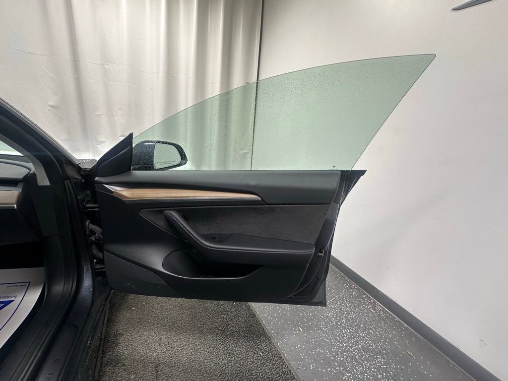 Used 2023 Tesla Model 3 Standard Range image 16