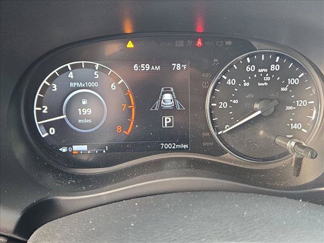 Used 2024 Nissan Kicks SR w/ SR Premium Package FWD image 10