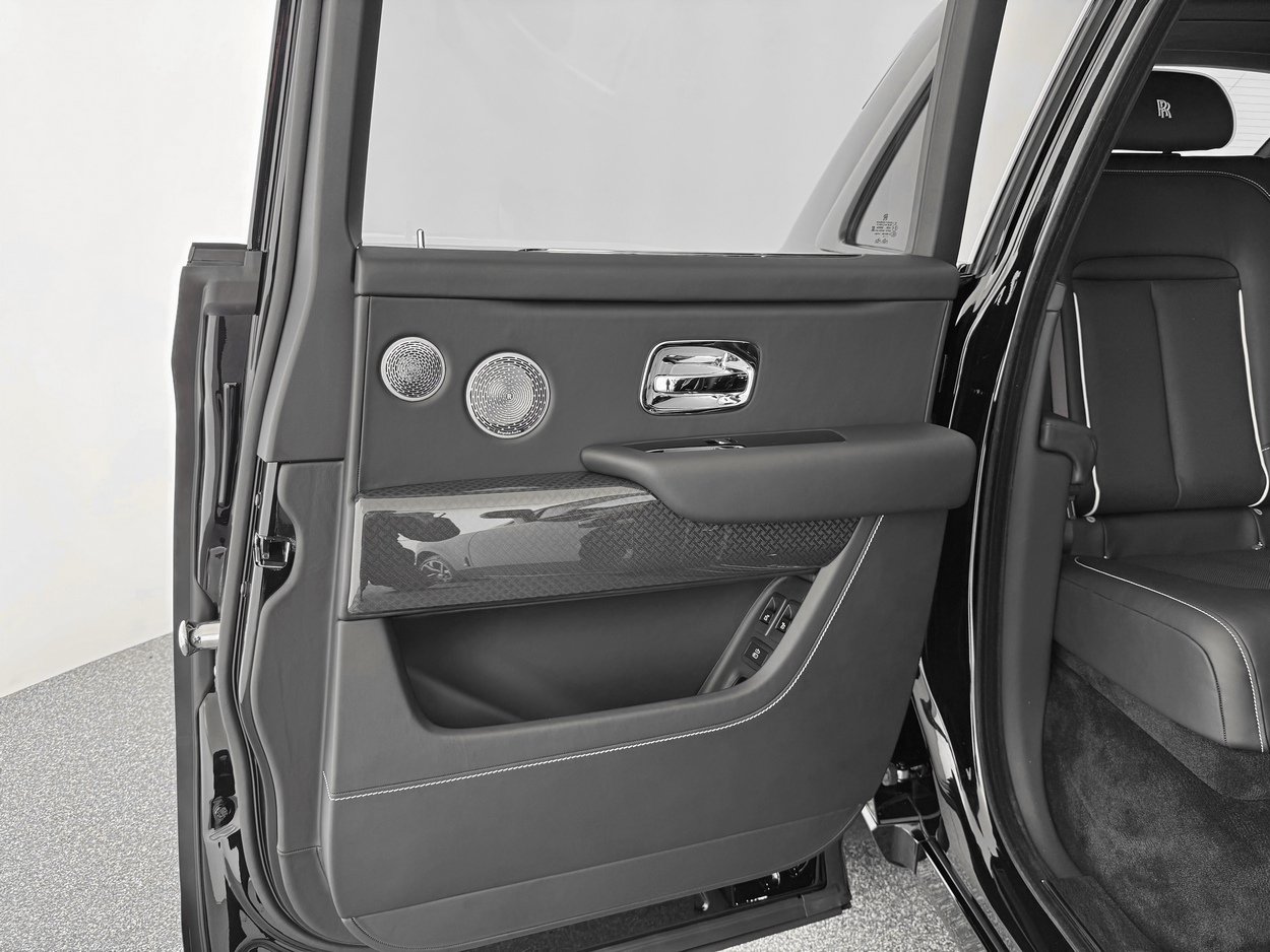 New 2026 Rolls-Royce Cullinan Black Badge AWD/4WD image 24