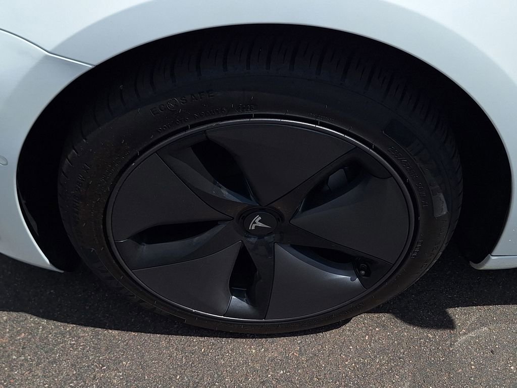 Used 2018 Tesla Model 3 Long Range AWD/4WD image 27