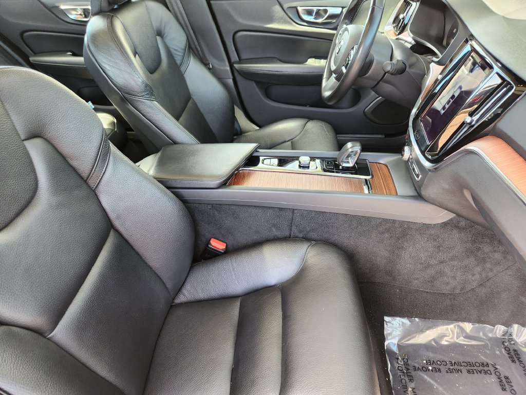 Used 2024 Volvo S60 B5 Plus AWD/4WD image 5