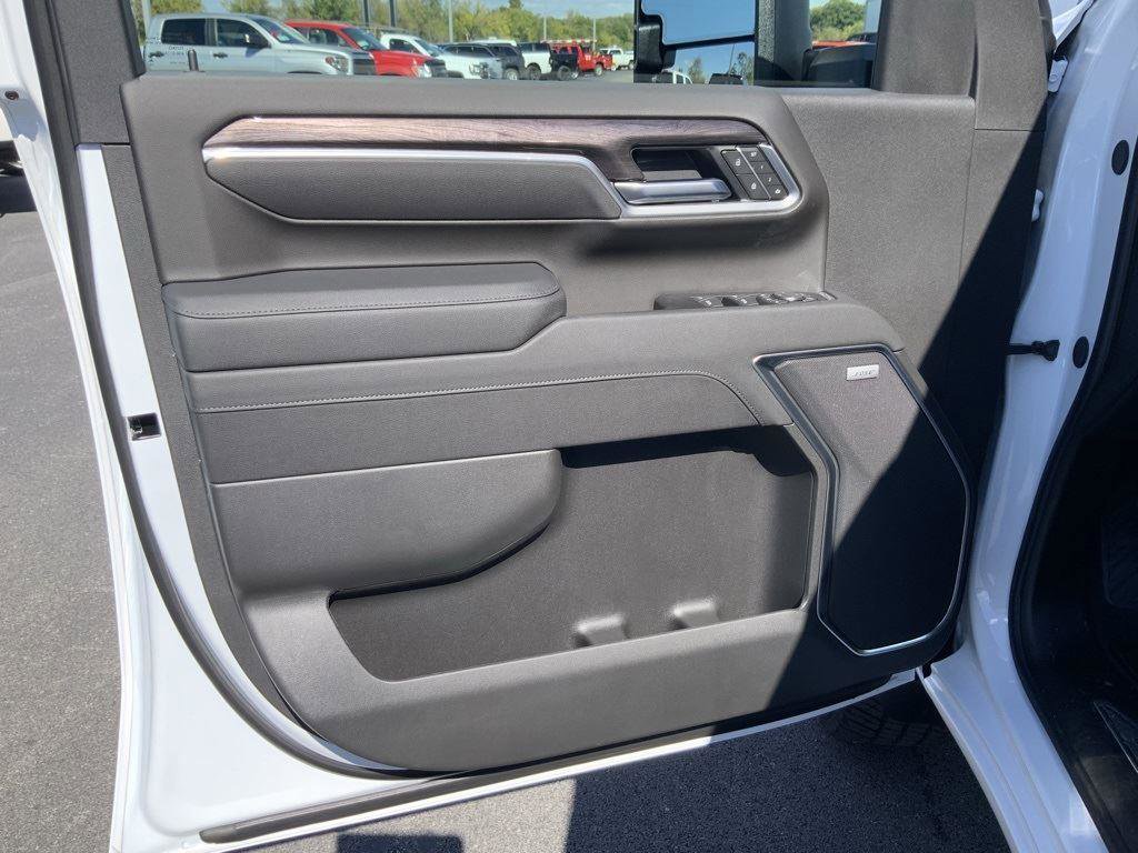 New 2026 Chevrolet Silverado 3500 LTZ w/ LTZ Premium Package image 26