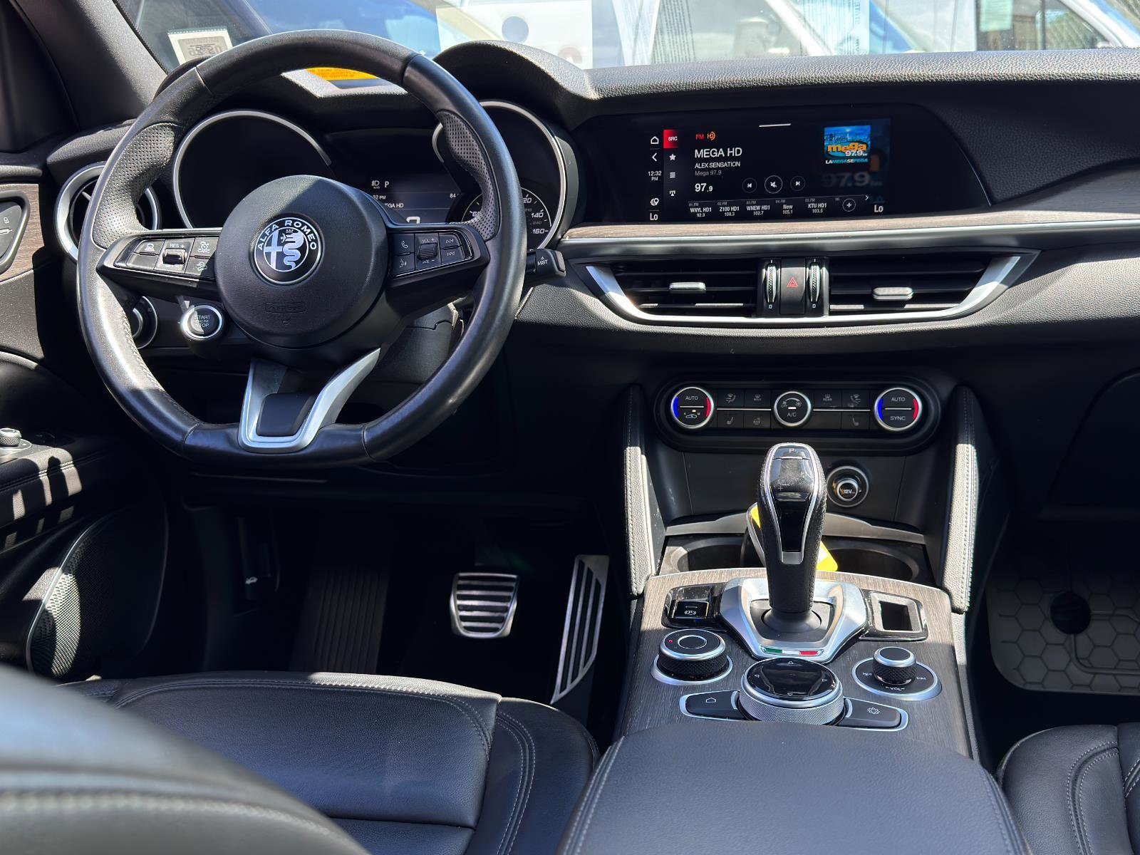 Used 2022 Alfa Romeo Stelvio Ti image 22