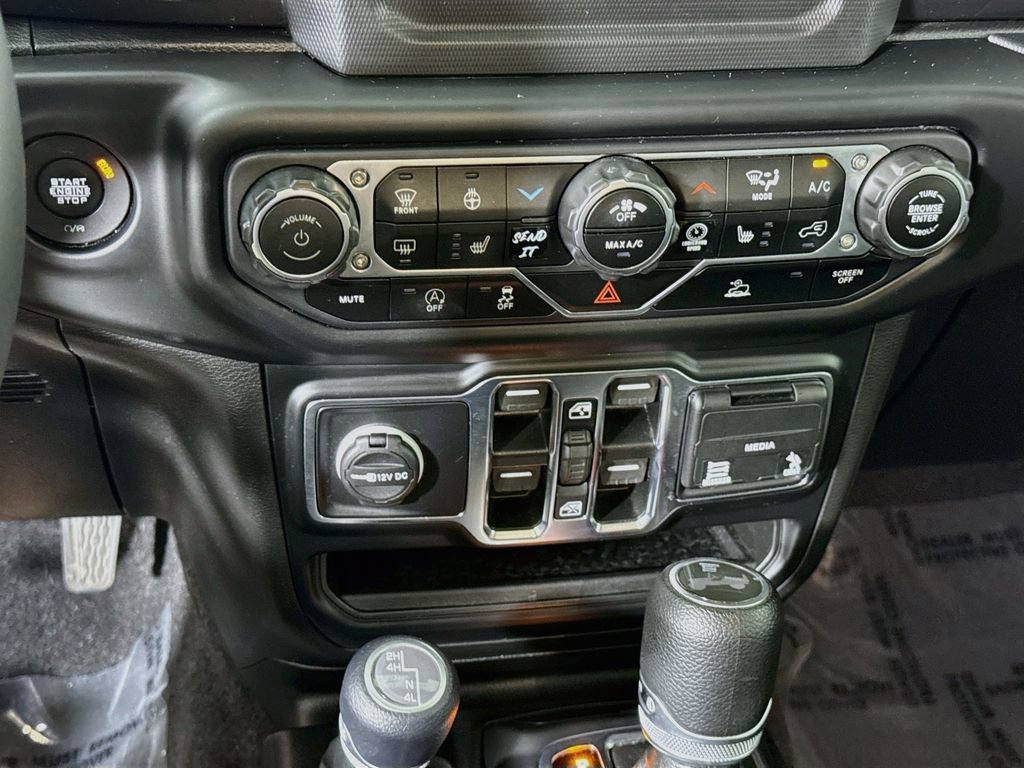 Used 2022 Jeep Wrangler Unlimited Sport AWD/4WD image 7
