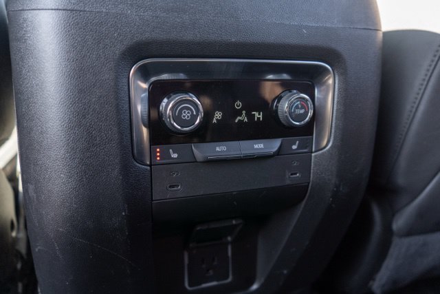 Used 2025 Chevrolet Suburban High Country AWD/4WD image 33