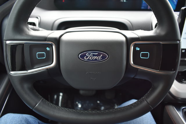 Used 2025 Ford Expedition Max Active AWD/4WD image 24