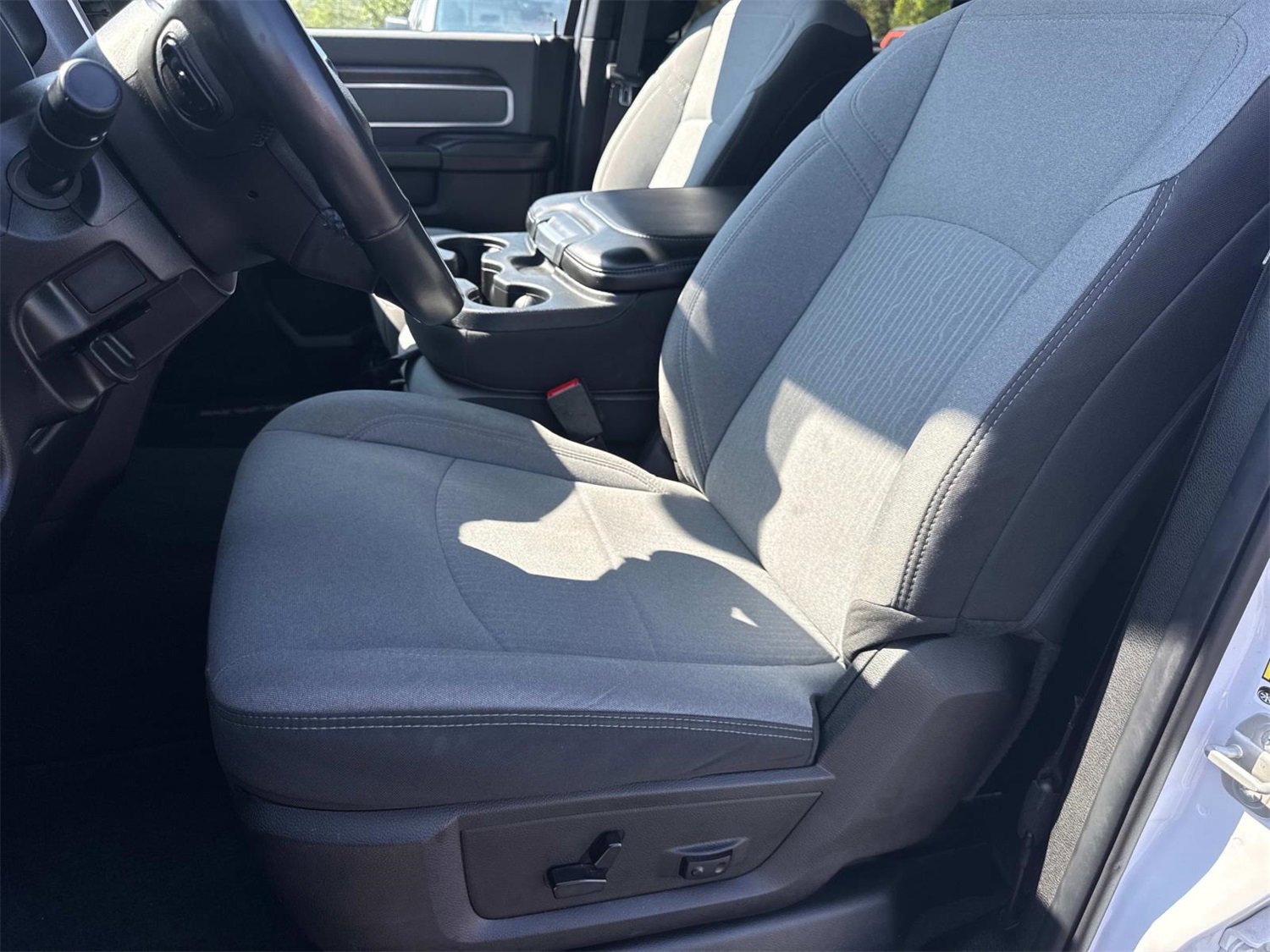 Used 2023 RAM 2500 Big Horn w/ Level 1 Equipment Group image 29