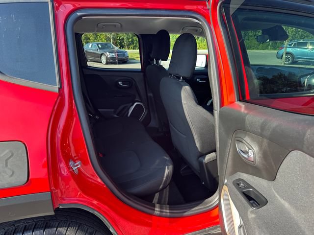 Used 2015 Jeep Renegade Latitude w/ Trailer Tow Group AWD/4WD image 21