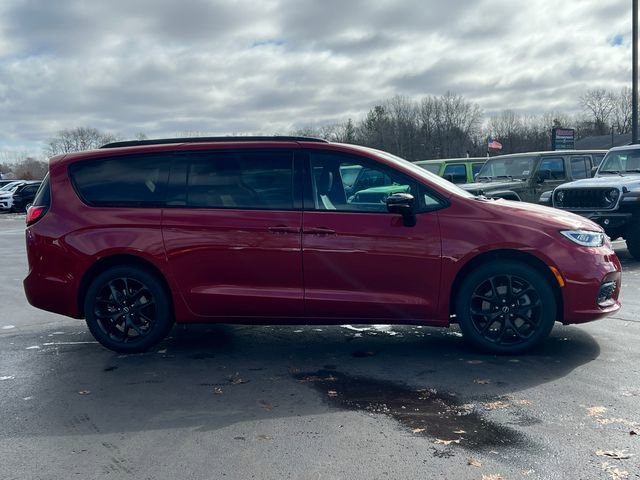 New 2026 Chrysler Pacifica Select image 49