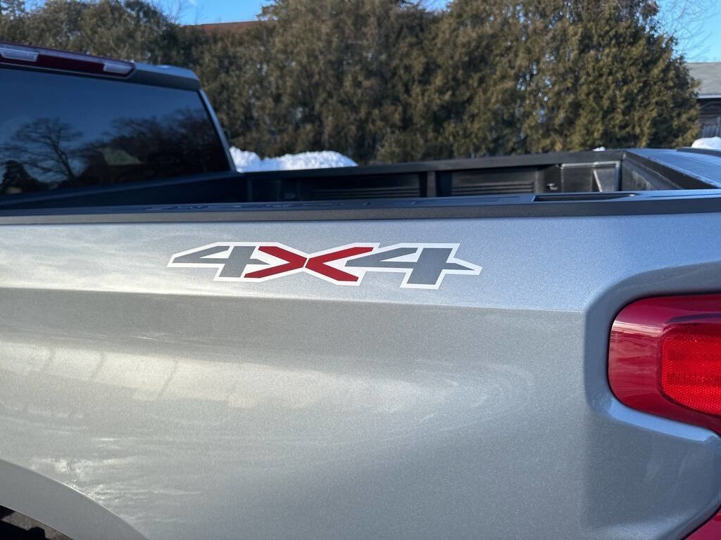 Used 2025 Chevrolet Silverado 1500 LT image 11