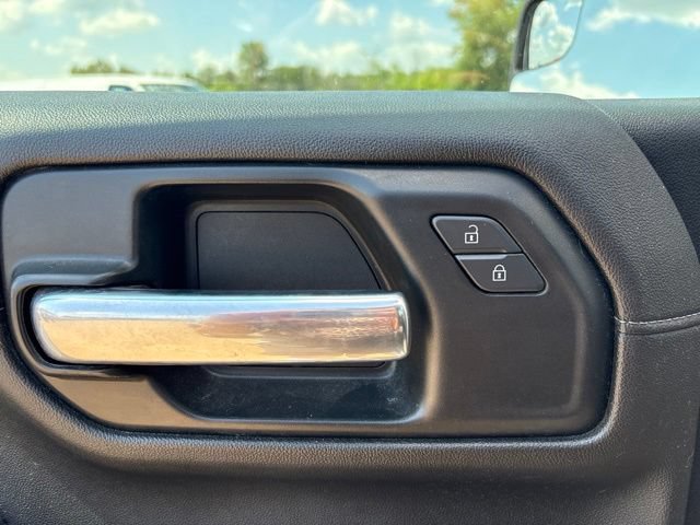 Used 2020 Chevrolet Silverado 1500 LT AWD/4WD image 12