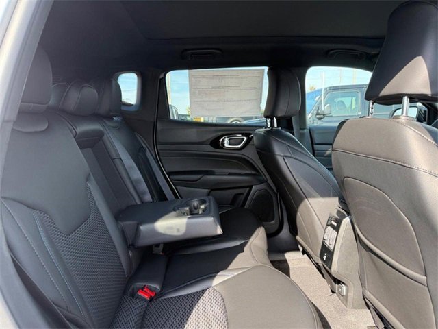 New 2025 Jeep Compass Latitude w/ Sun & Sound Group image 9