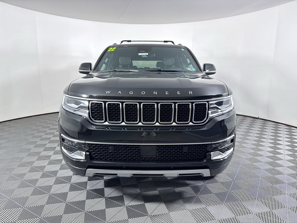 Used 2022 Jeep Wagoneer Series III w/ Premium Group I AWD/4WD image 2