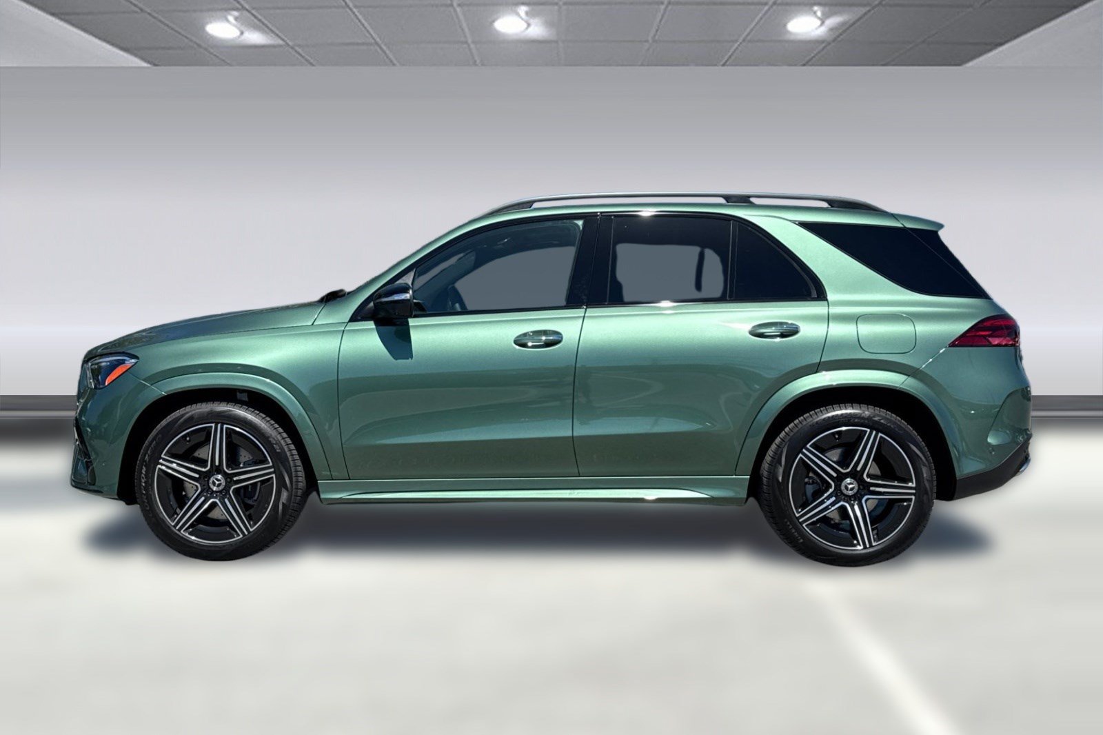 New 2026 Mercedes-Benz GLE 450e 4MATIC image 2