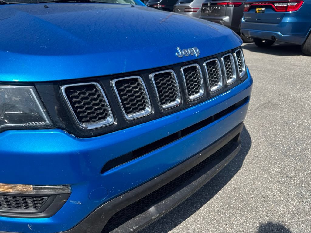 Used 2018 Jeep Compass Sport w/ Cold Weather Group AWD/4WD image 8