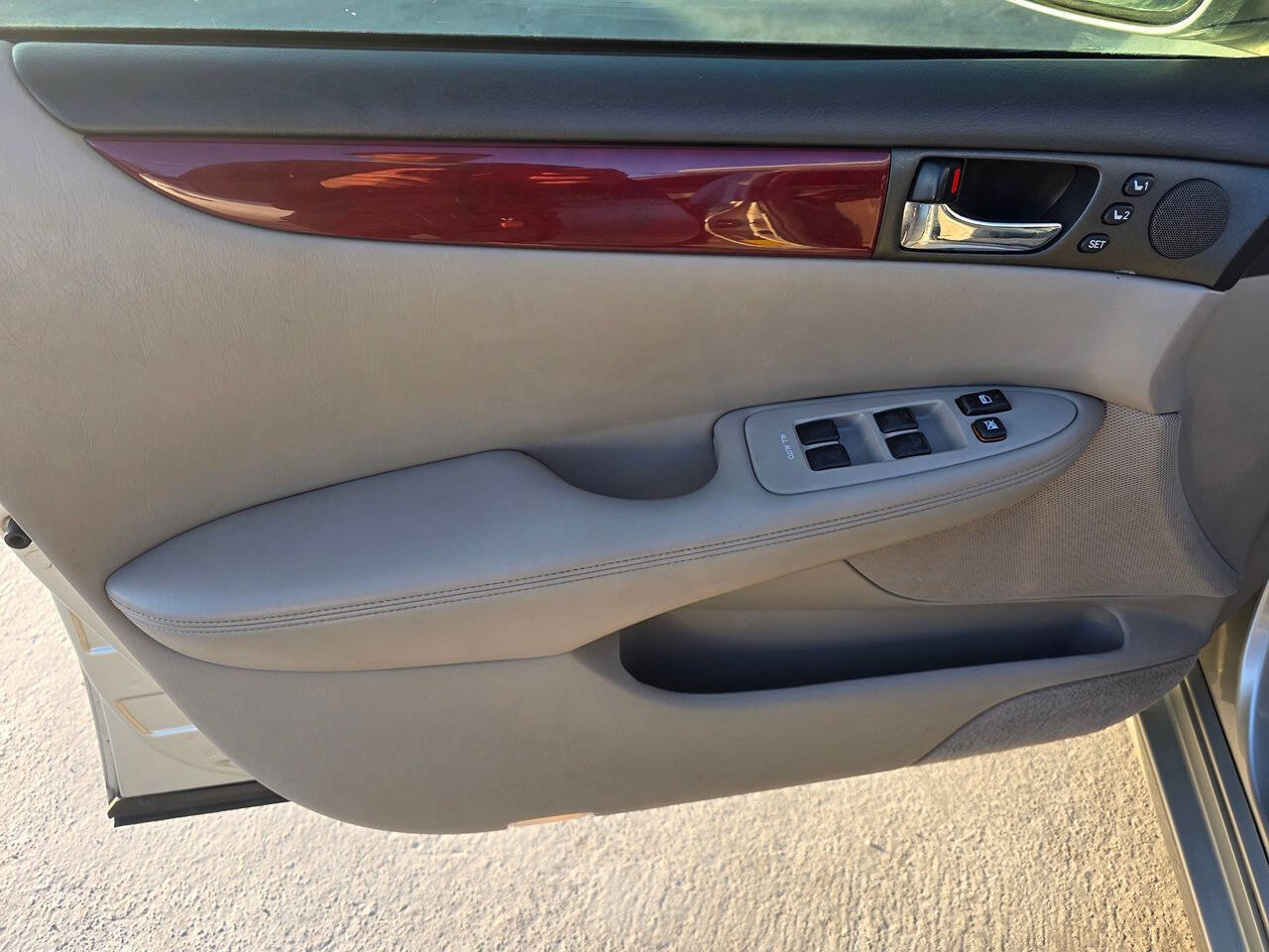 Used 2004 Lexus ES 330 image 20