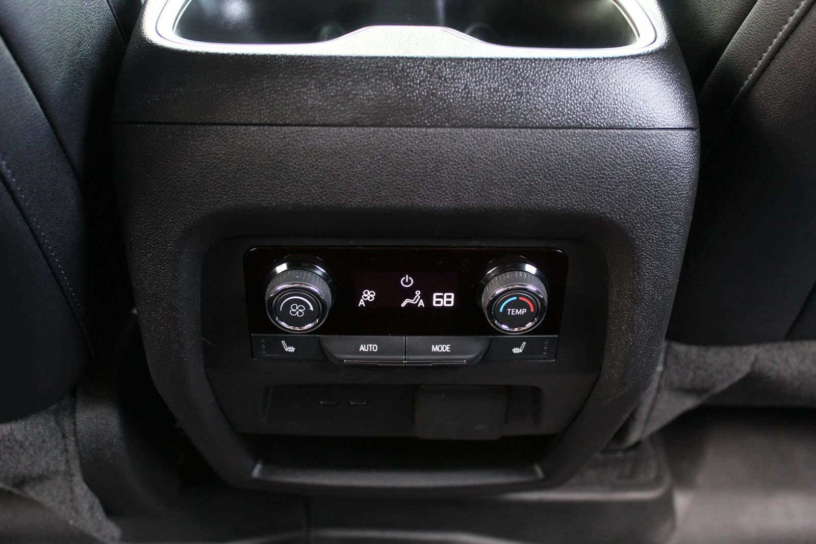 Used 2025 Chevrolet Traverse High Country w/ LPO, Floor Liner Package AWD/4WD image 23