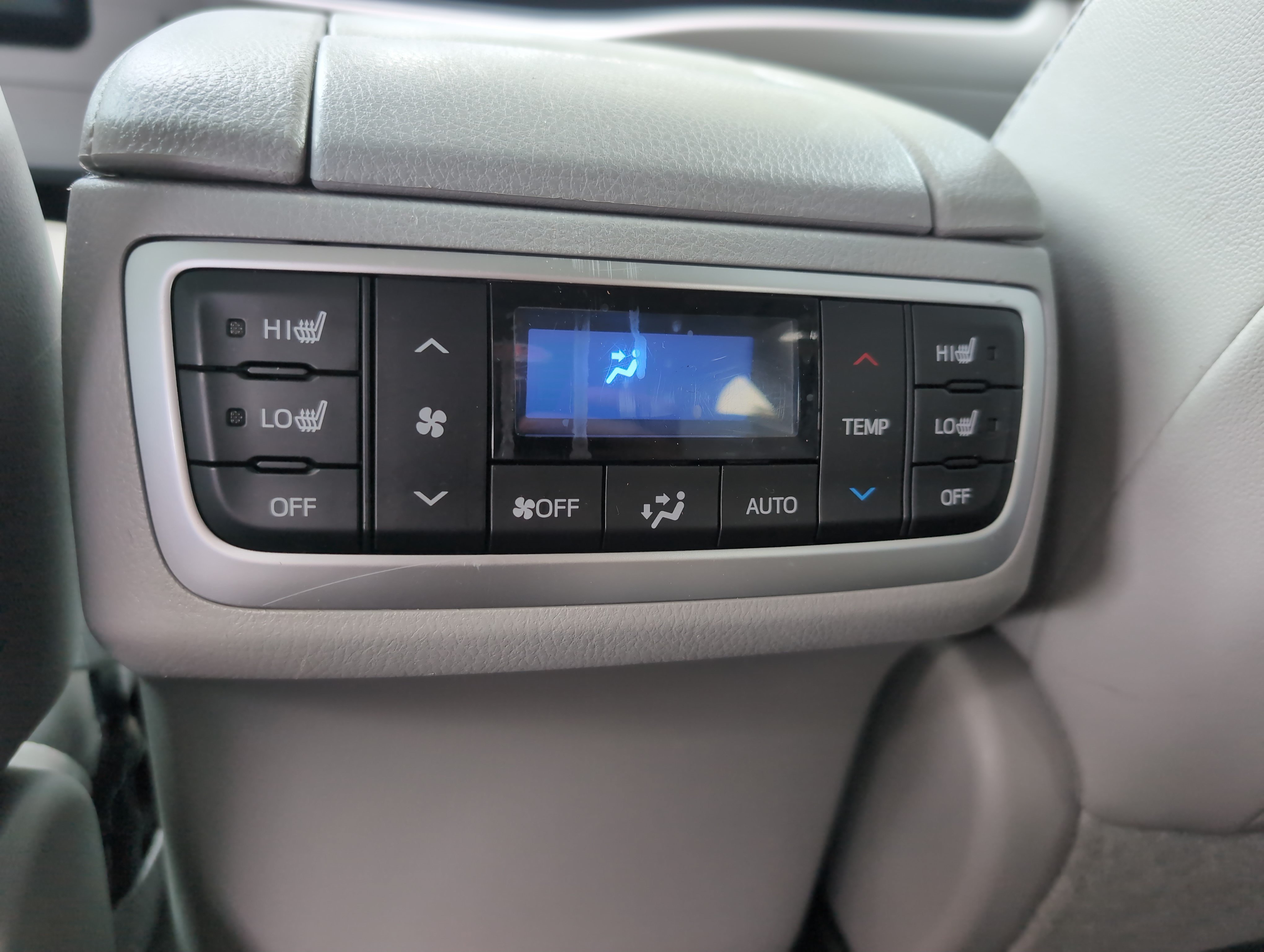 Used 2019 Toyota Highlander Limited Platinum FWD image 37