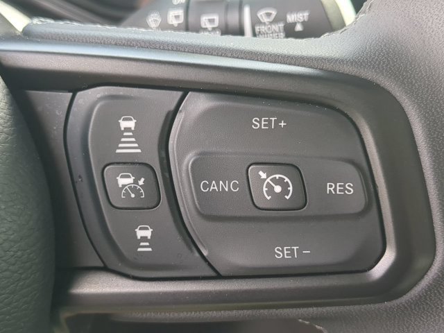 Used 2025 Jeep Wrangler Unlimited Rubicon w/ Convenience Group AWD/4WD image 26