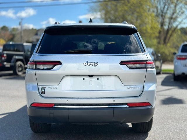 Used 2022 Jeep Grand Cherokee L Laredo w/ Luxury Tech Group I AWD/4WD image 5