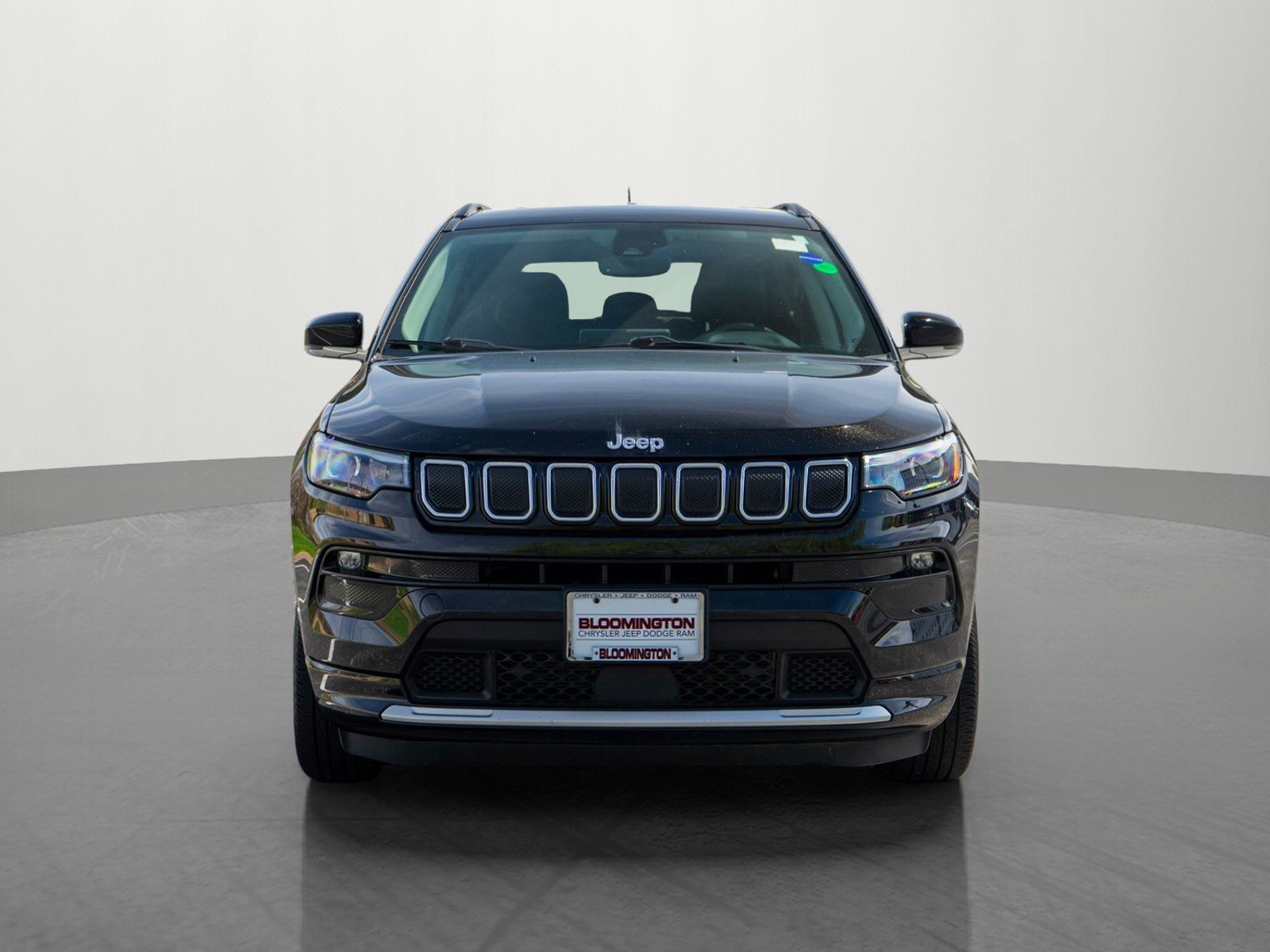 Used 2022 Jeep Compass Limited w/ Elite Group AWD/4WD image 2