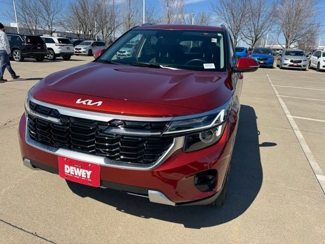 Used 2024 Kia Seltos S AWD/4WD image 3