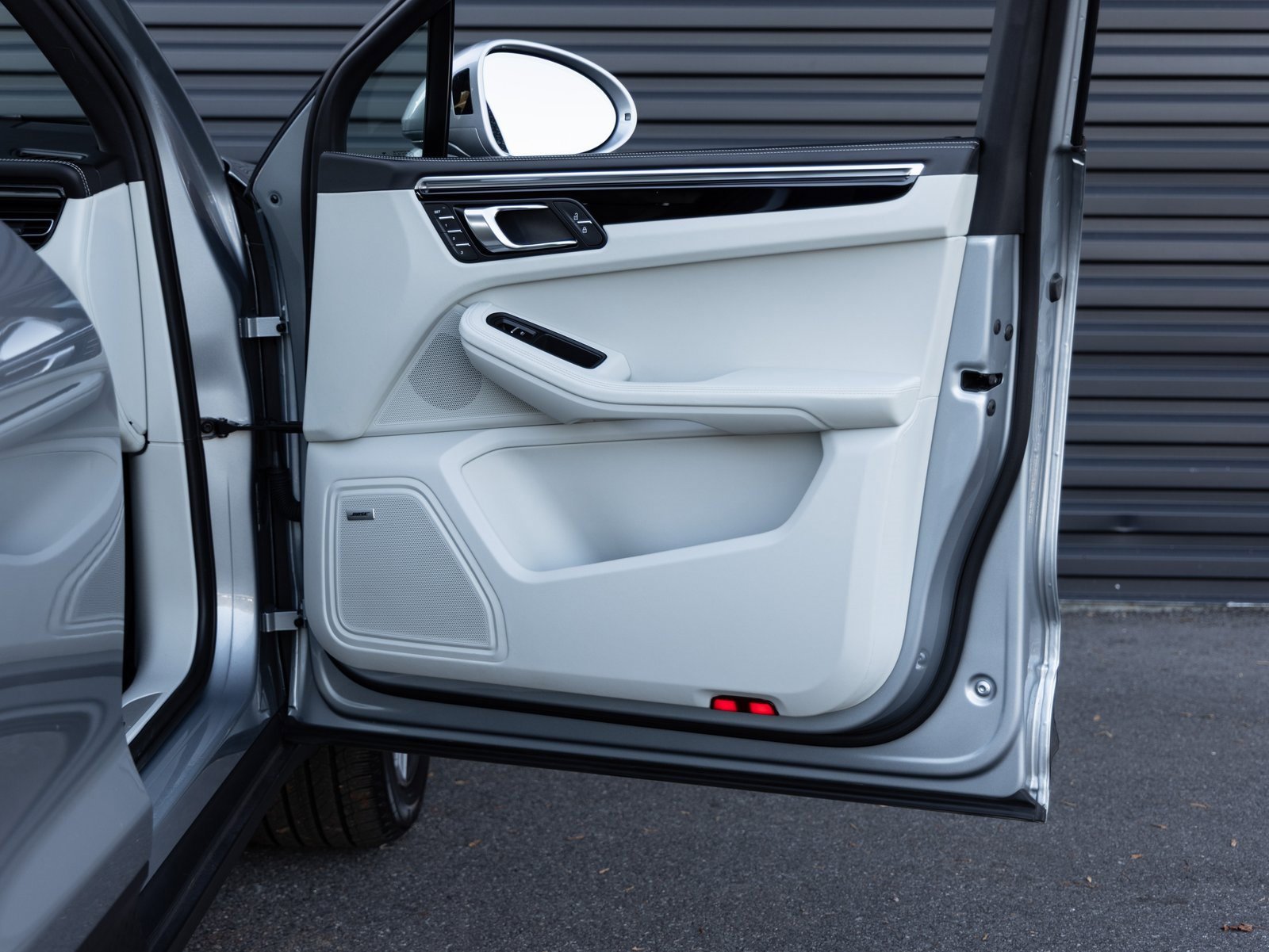 Used 2023 Porsche Macan S image 31