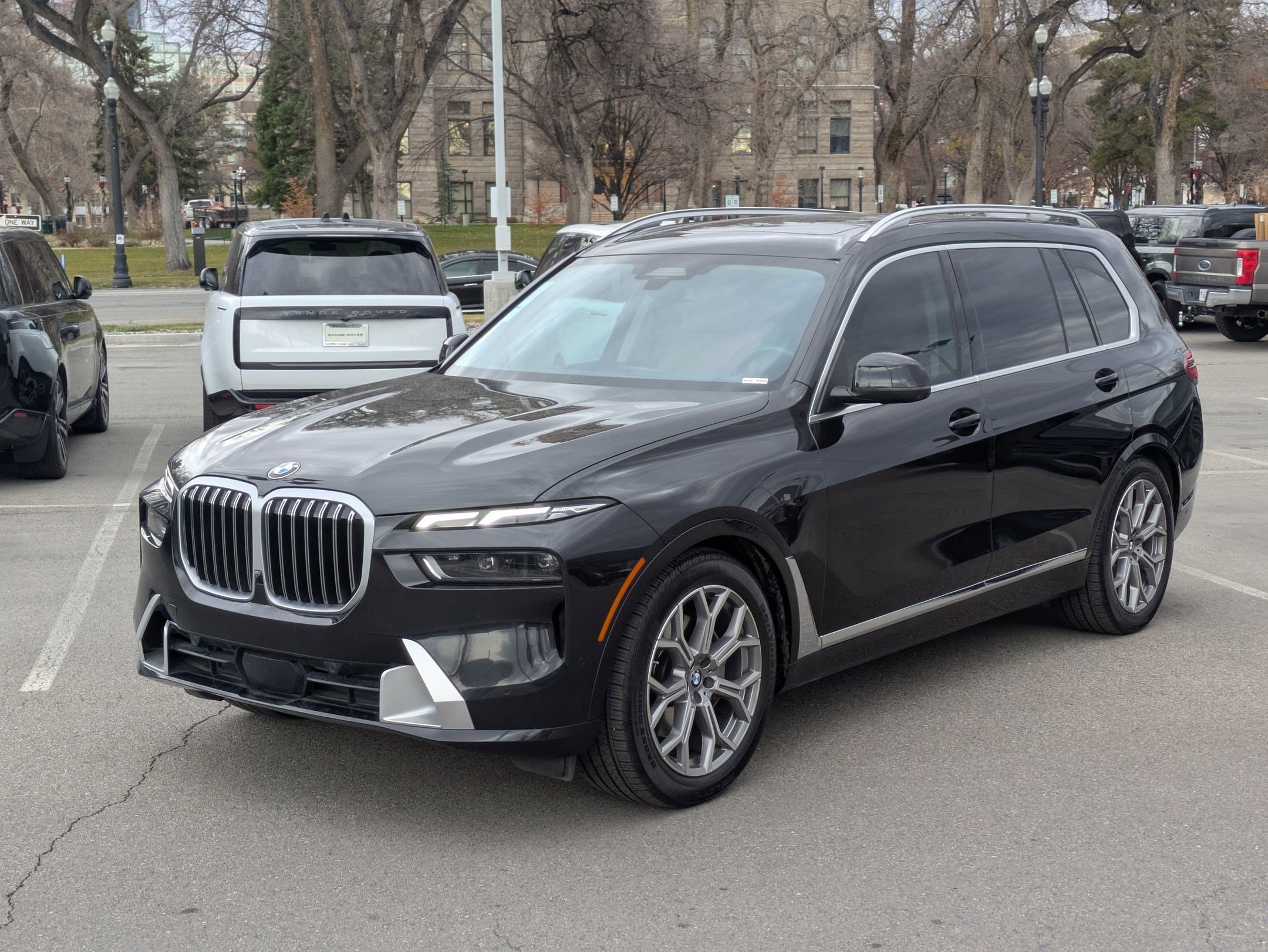 Used 2023 BMW X7 xDrive40i w/ Premium Package image 8