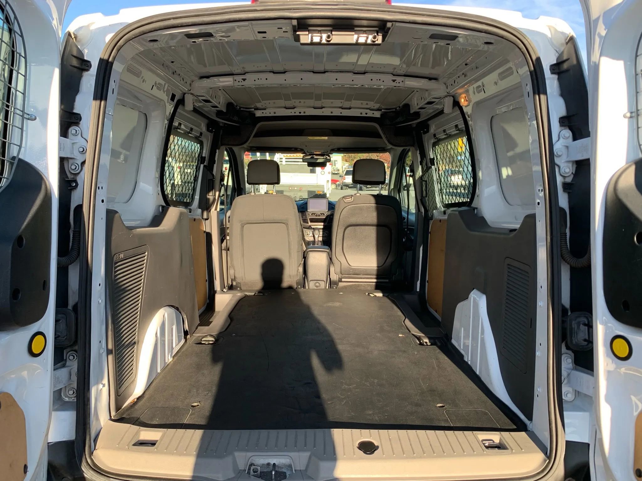Used 2019 Ford Transit Connect XLT image 30