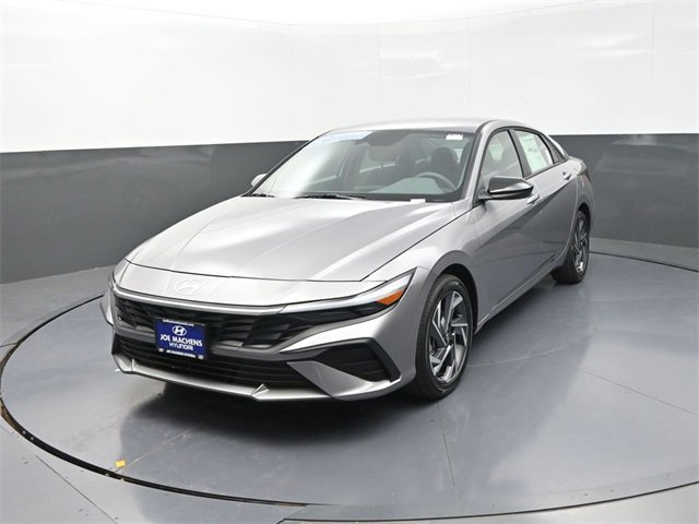 New 2025 Hyundai Elantra SEL image 4