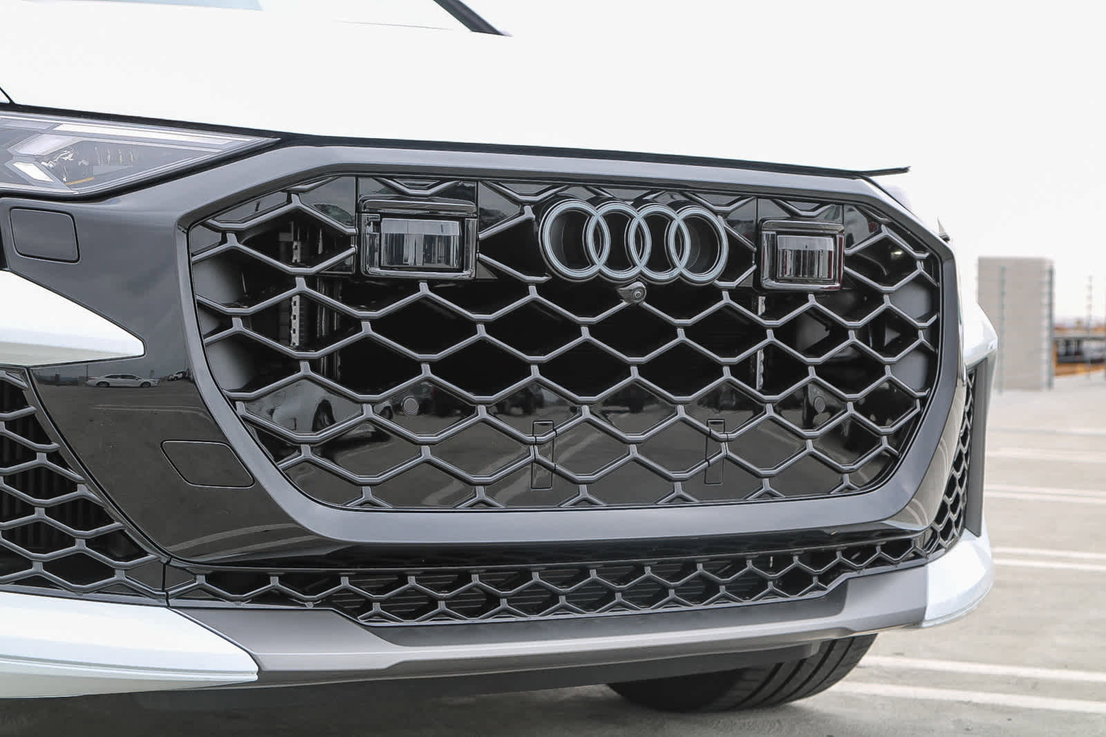 New 2025 Audi RS Q8 performance image 5