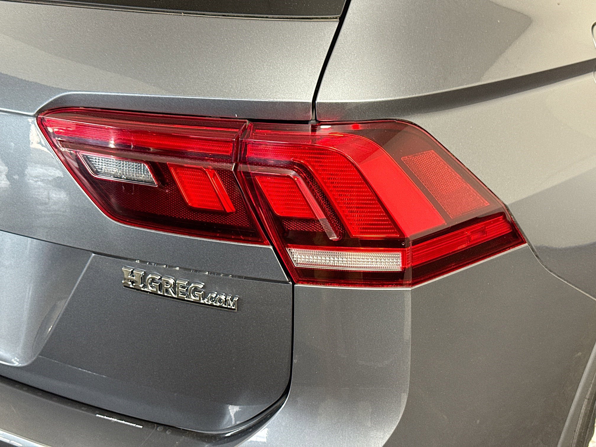 Used 2020 Volkswagen Tiguan S image 33