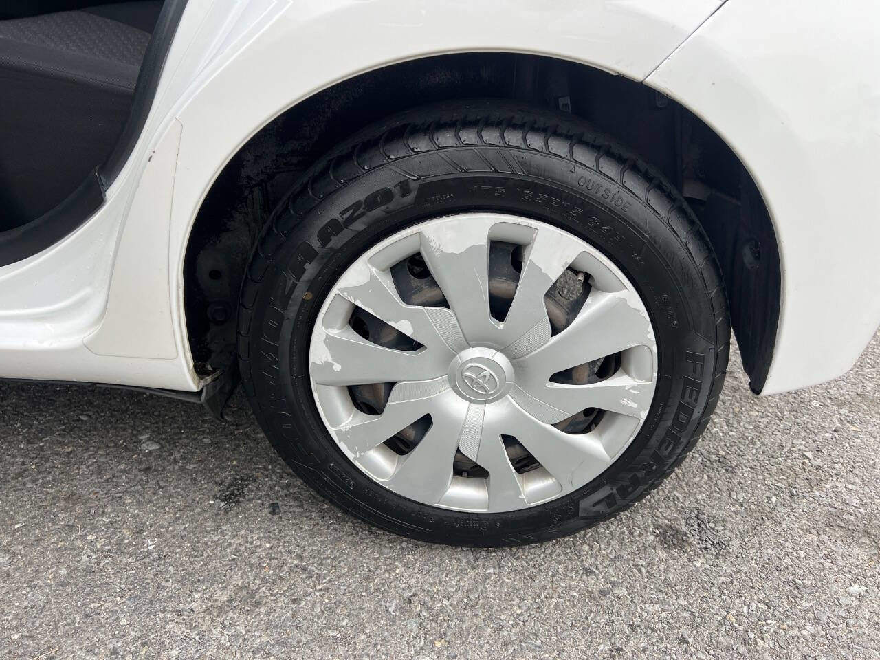 Used 2015 Toyota Yaris L FWD image 17