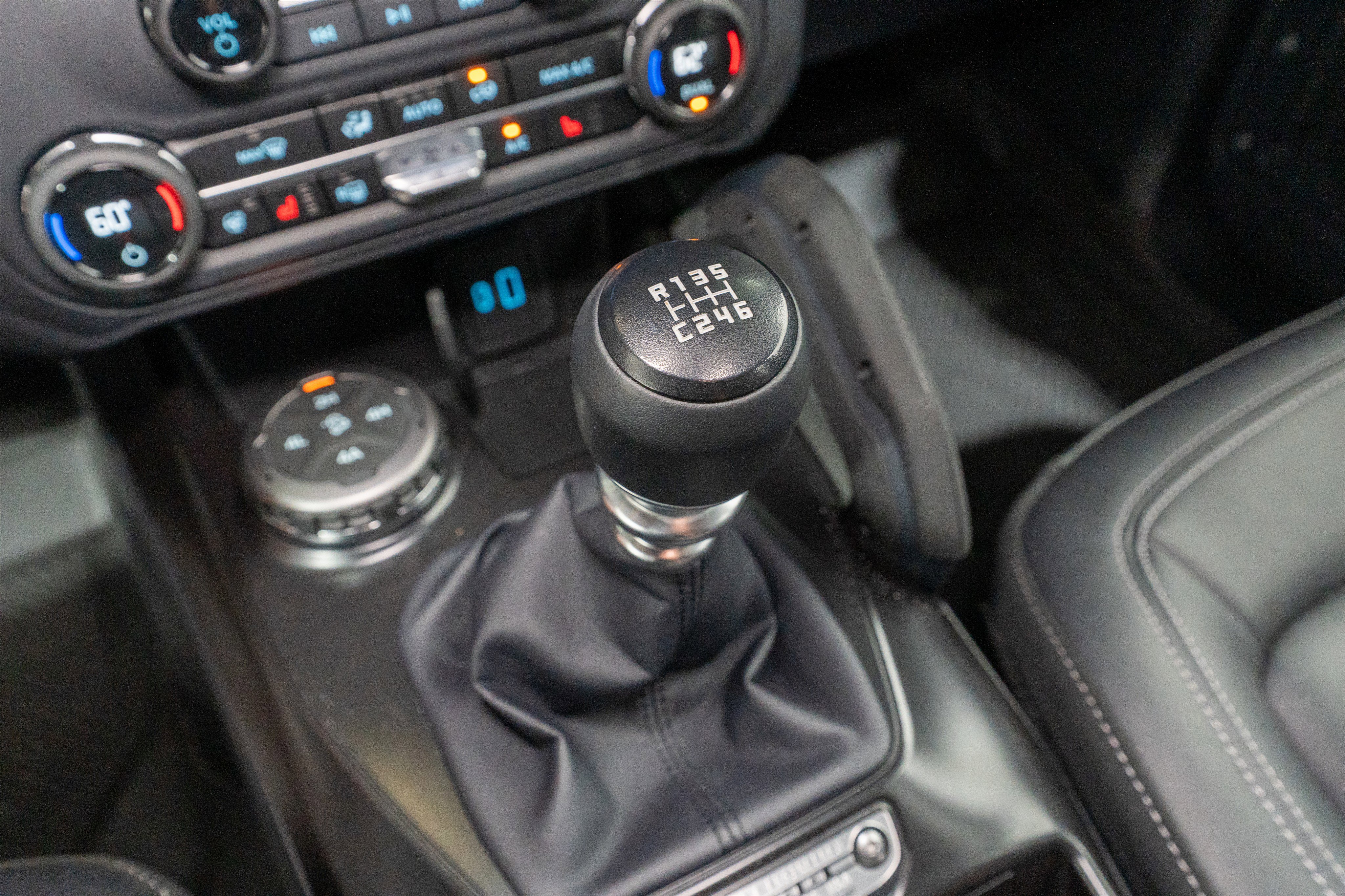 Used 2025 Ford Bronco Badlands image 24